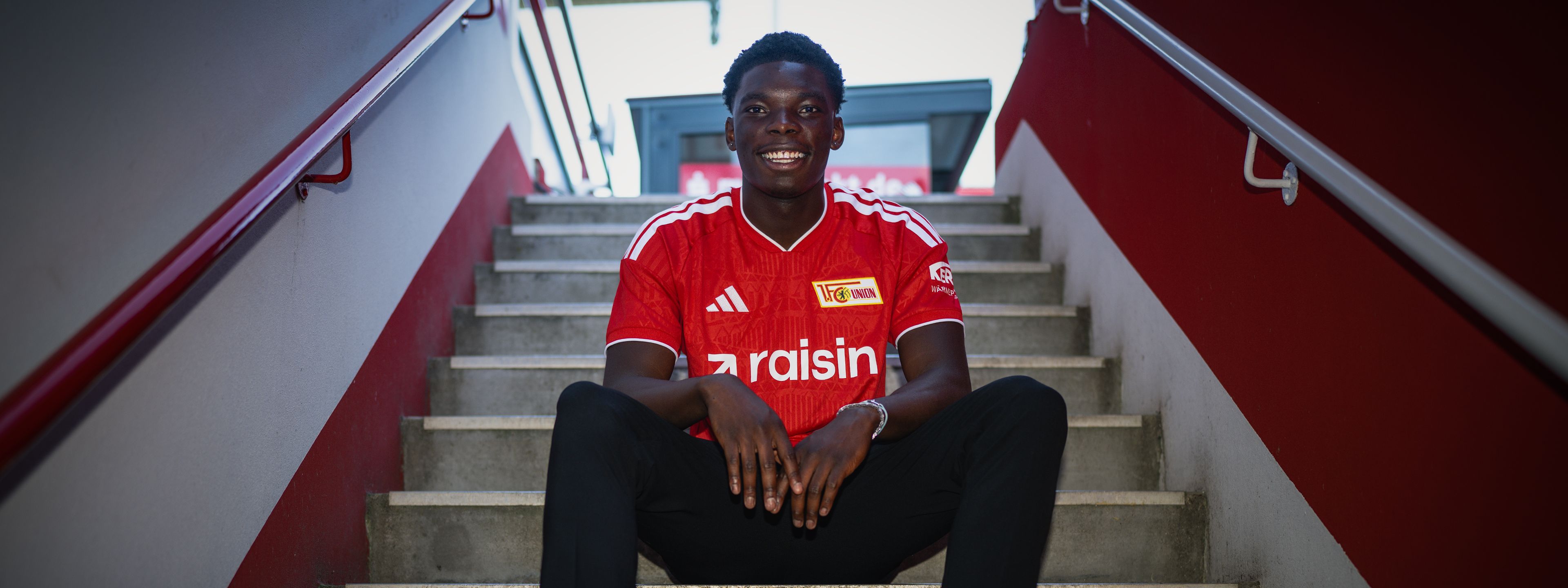 Vertrag mit Mekhi Gray verlängert