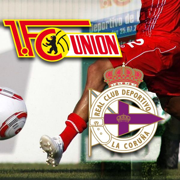 Logo des FC Union Berlin und des Deportivo La Coruña mit einem Spieler, der einen Fußball kickt.