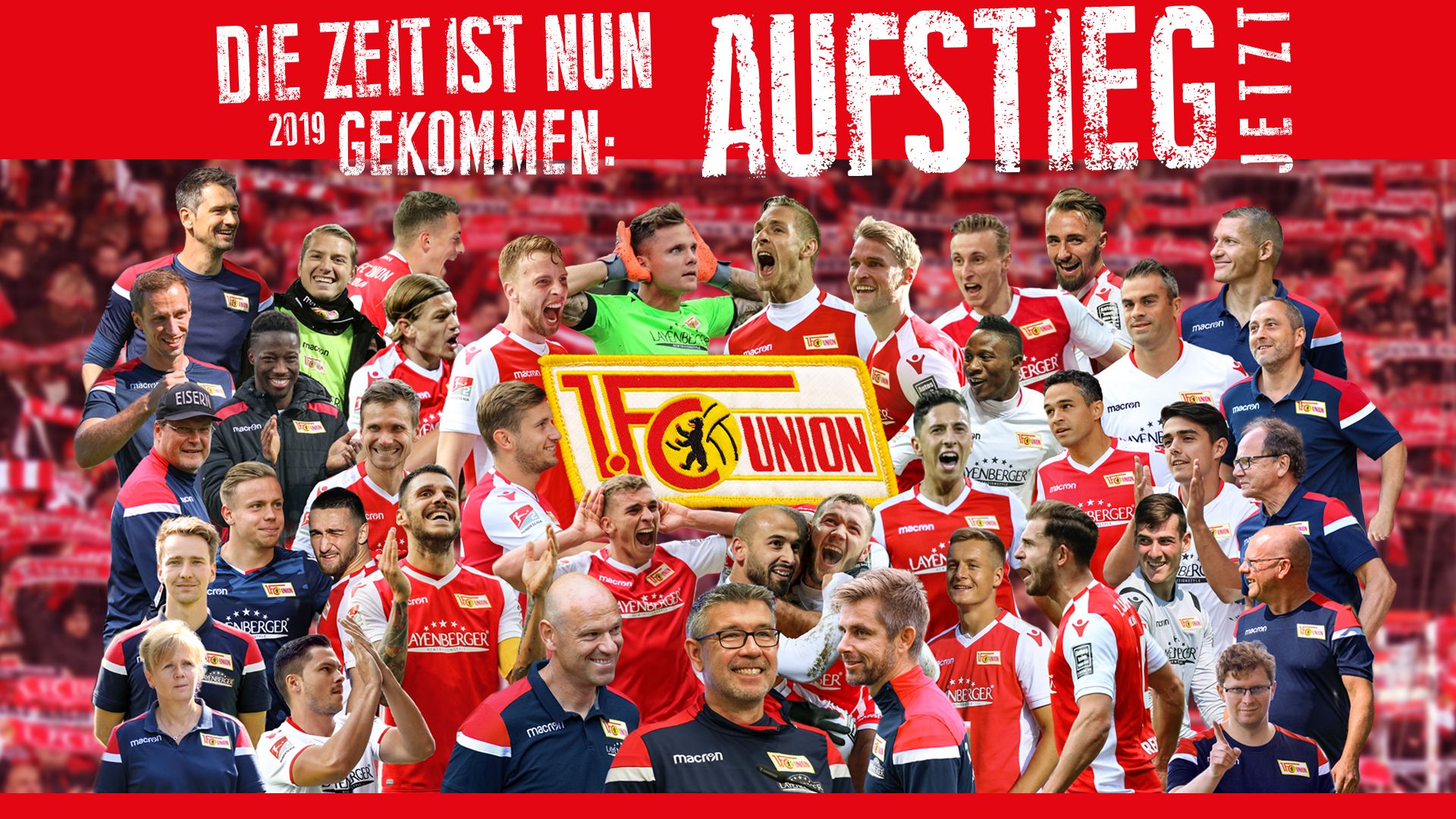 Collage von Spielern und Trainern des 1. FC Union Berlin mit Vereinsfarben und Aufstiegsbotschaft.