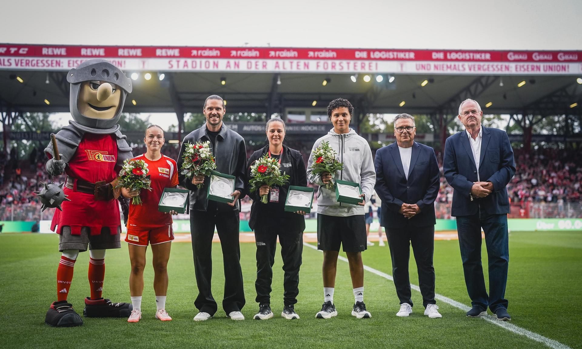 Berliner Fußballverband zeichnete Unioner beim Bundesliga-Auftakt aus 