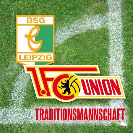 Logos von BSG Leipzig und 1. FC Union auf einem Fußballfeld-Hintergrund, mit der Bezeichnung "Traditionsmannschaft".