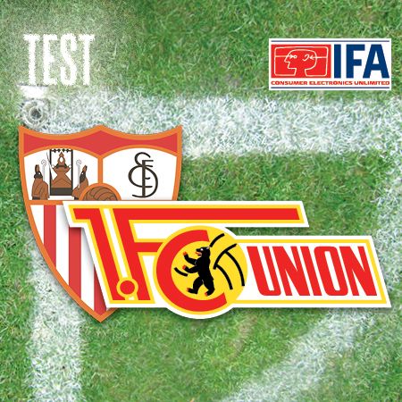 Logo von Sevilla FC und 1. FC Union auf Fußballfeld-Hintergrund mit IFA-Logo und "TEST".