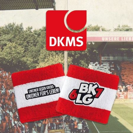 Rot-weiße Armbänder mit Aufdruck „UNIONER GEGEN KREBS - UNIER FÜR'S LEBEN!“ und „BK7 6LG“ vor einem Hintergrund mit einem Stadion und dem DKMS-Logo.