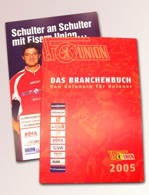 Zwei Broschüren mit dem Titel "Das Branchenbuch 2005" und dem Slogan "Schulter an Schulter mit Fiserv Union".