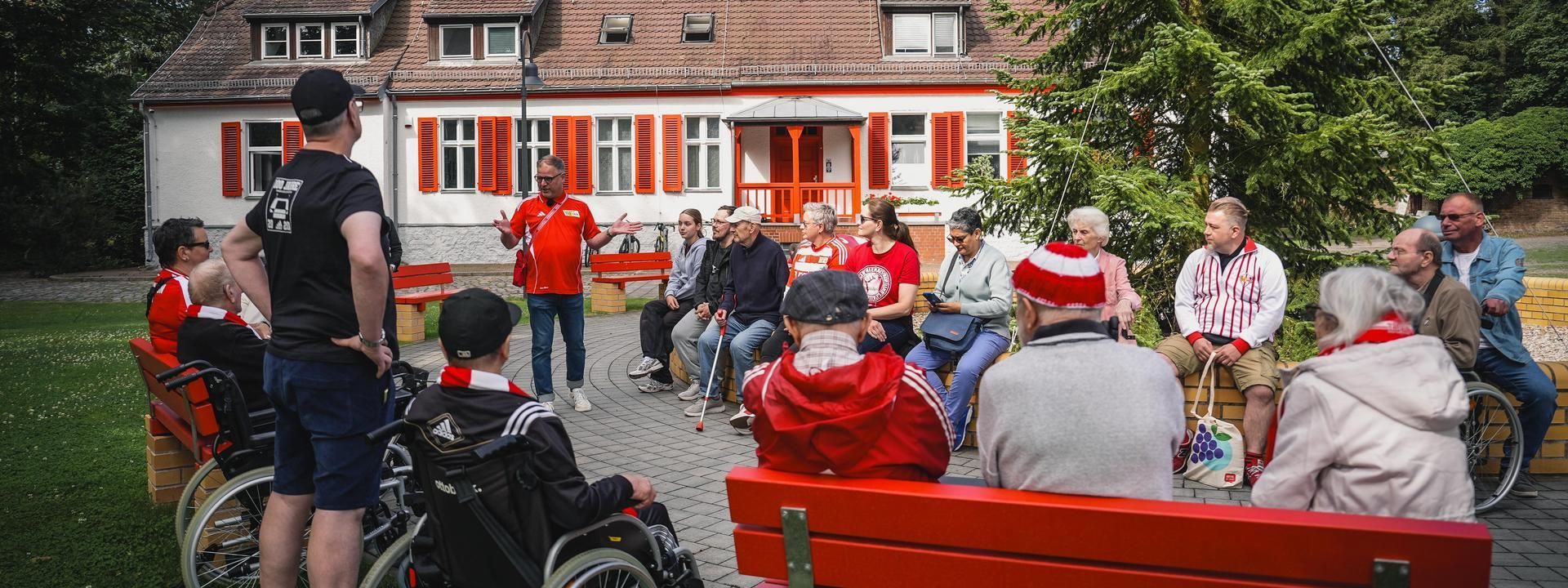 Malteser und Union bieten Stadionführungen für Menschen mit Demenz