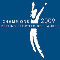 Logo für "Champions 2009 - Berlins Sportler des Jahres" in blau mit einer stilisierten, jubelnden Figur in Weiß.