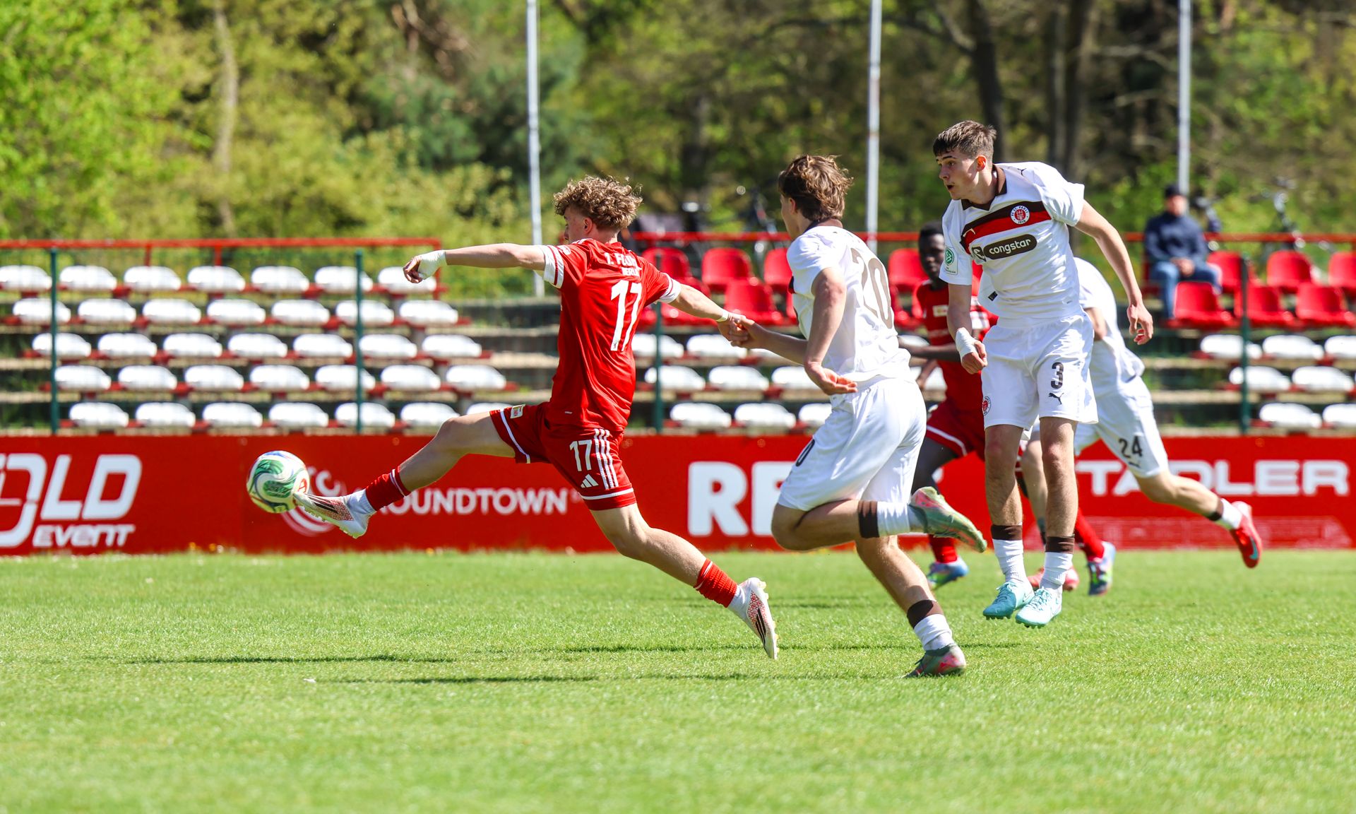 U17 verliert gegen den Tabellenführer St. Pauli