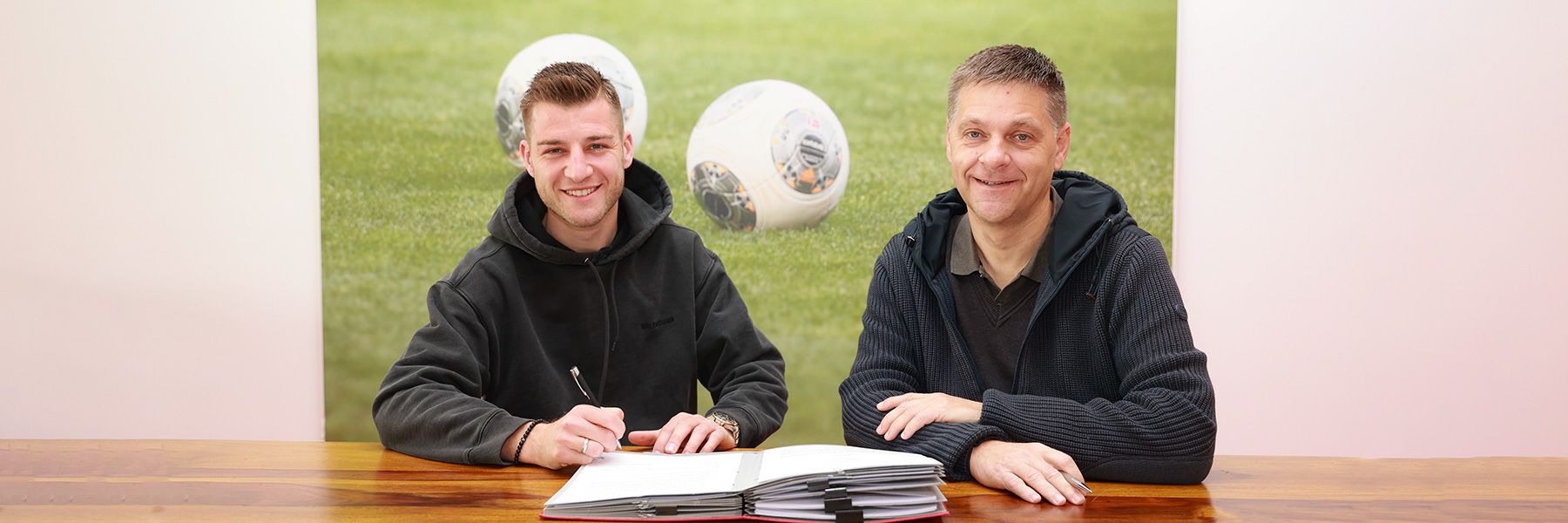 Robin Knoche bleibt Eisern