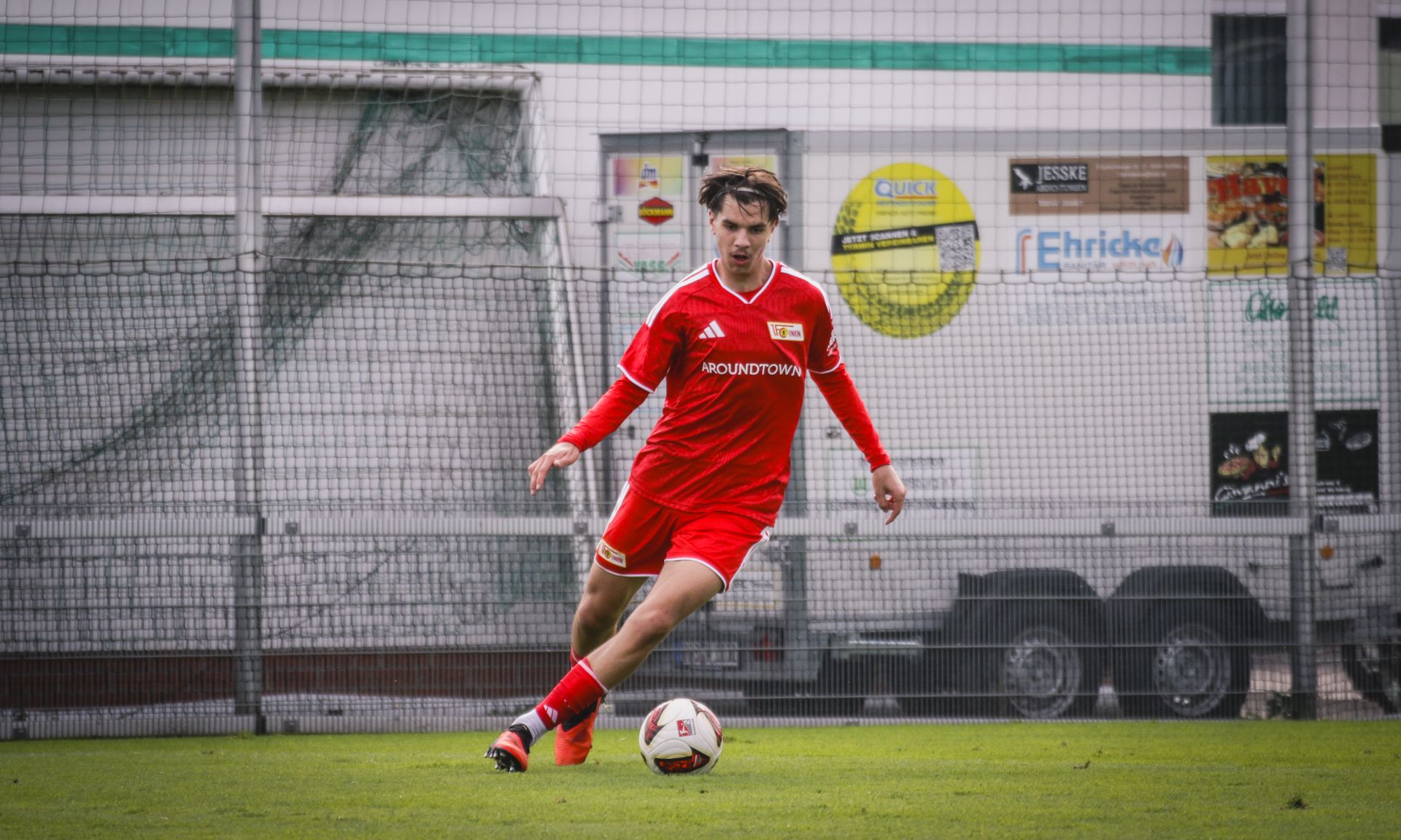 Die U21 spielt gegen Viktoria Pilsen.